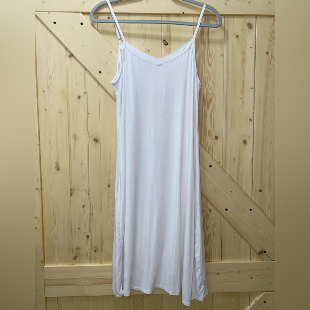 🔥🔥Adorable White Cotton Spaghetti Strap Mid-Length Dress